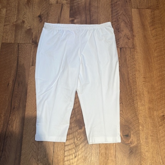 Basic Editions Woman’s White Capri Leggings Size XL - Picture 2 of 6